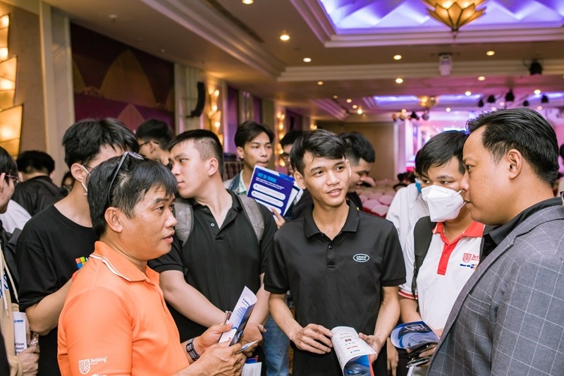 cybersecurity professionals and experts gather at CyberWissen booth